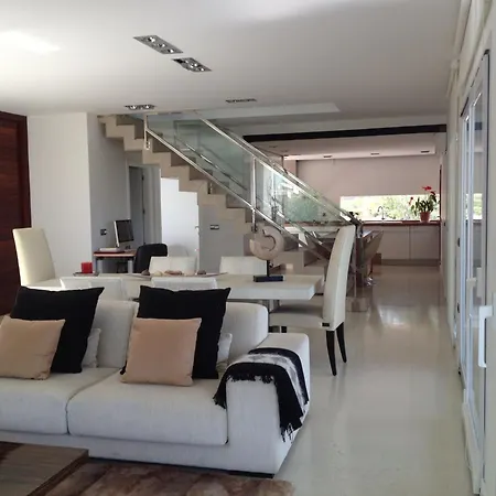 Villa En *